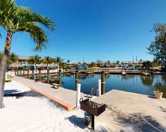 Off the Charts Inn & Out Island Resort - Saint James City
