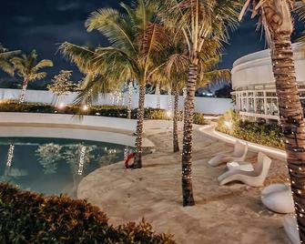 Stay at our stylish, cozy and warm studio in the heart of Pampanga! - San Fernando - Pool