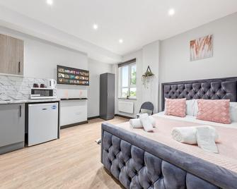 Serviced Ensuite Room Studio Sydenham London Se26 - London - Bedroom