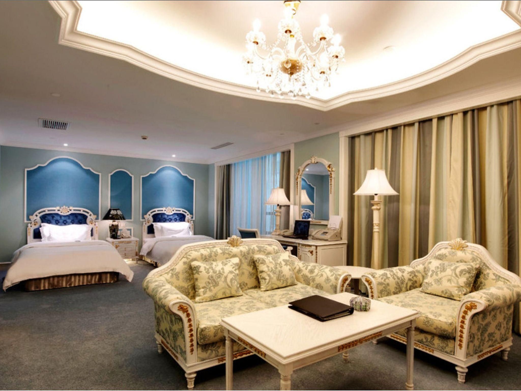 Tianjin Golden Crown Hotel