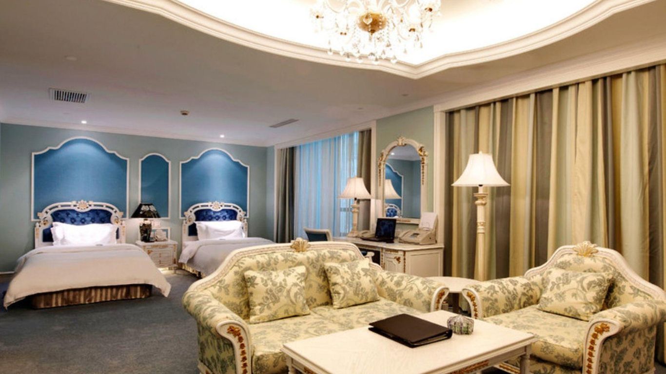 Tianjin Golden Crown Hotel
