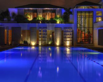 Marco Polo Davao Hotel - Dávao - Alberca