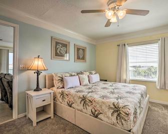 St Augustine Condo with Pool Access, Walk to Beach! - St. Augustine - Bedroom