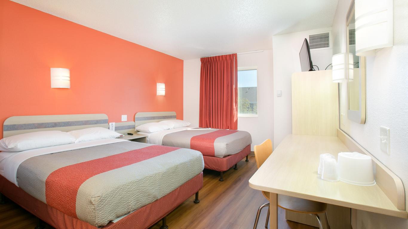 Motel 6 Minneapolis - Brooklyn Center