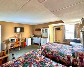 Capone's Hideaway Motel - Moose Jaw - Schlafzimmer