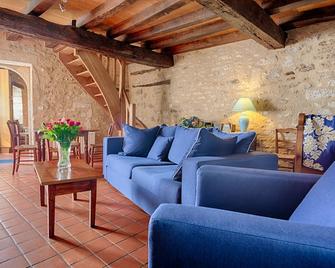 Old Character Cottage In The South Vendee Near The Marais Poitevin - Mervent - Salon