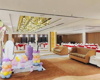 Hotel Galaxy - Prayagraj - Sala de banquetes