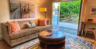 Private, 5-star luxury guest suite near downtown - Palm Springs - Sala de estar