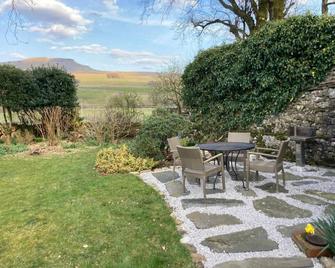 The Rowe House - Settle - Patio