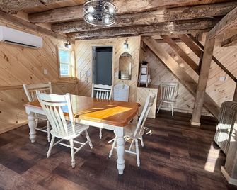 The Heirloom Barn - – Sleep Inside Living History - Bel Air - Dining room