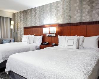 Courtyard by Marriott Hamilton - Hamilton - Bedroom