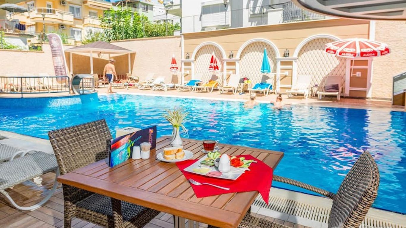 Lavinia Apart & Hotel