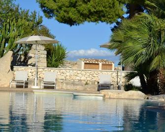 Antica Masseria Timparuci - Modica - Havuz