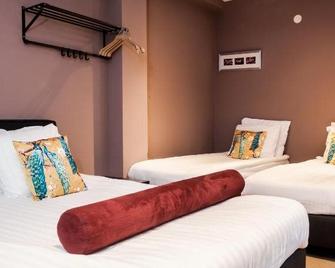 Hotel Bonair - Antwerp - Bedroom