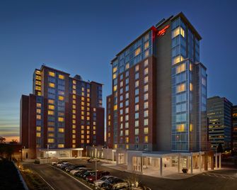 Hampton Inn by Hilton Halifax Downtown - Halifax - Building