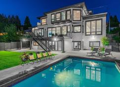 New Luxury Large Modern Home with Pool & Views - West Vancouver - Piscina