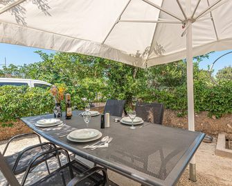 2 bedroom cozy apartment in Zaboric - Zaboric - Patio