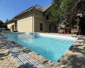 See Haus - Podmaniczky Szállás, Bor, Balaton - Balatonföldvár - Pool