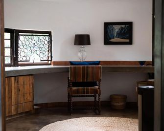 Liedjiesbos Urban Olive Farm - Bloemfontein - Living room