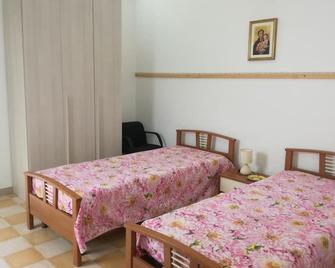 Casa Indipendente CON Giardino-salento- 4/6persone - Cursi - Habitación