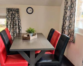 3 Bedroom Amazing Home In Vledder - Vledder - Dining room