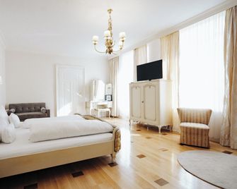 Hotel Fletzinger - Wasserburg am Inn - Living room