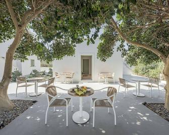 Ambeli Apartments - Agios Georgios - Patio