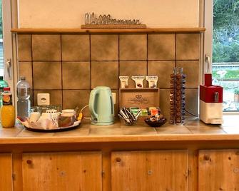 Chrona Bed & Breakfast - Jenaz - Buffet