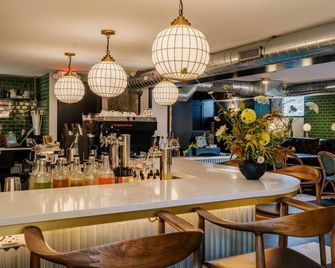 Modern and Stylish Historic Apartment - Detroit - Bar