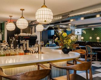 Modern and Stylish Historic Apartment - דטרויט - בר