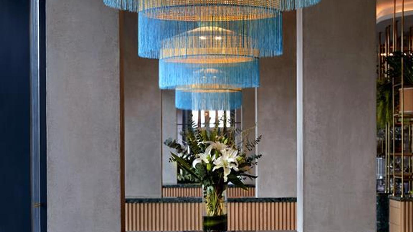 Momentus Hotel Alexandra