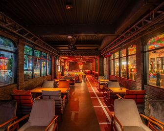 Novotel Living Bangkok Sukhumvit Legacy - Bangkok - Bar