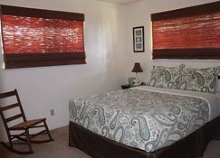 Muriel's Place A Charming Comfortable Rambler - Fenced Yard - Kanab