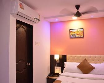 Airways Inn Residency - Mumbai - Bedroom