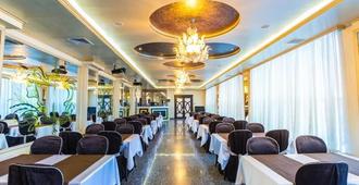 Royal Palace Hotel - Almatý - Restaurante