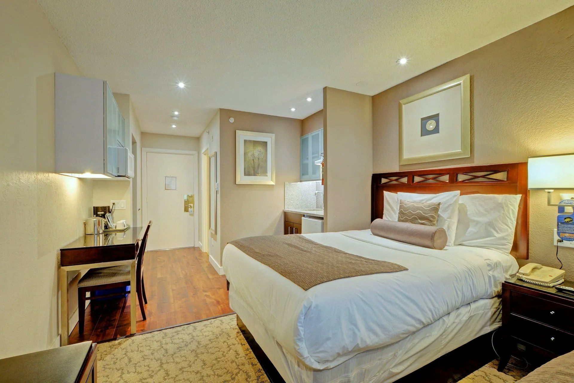 Red Lion Inn and Suites Victoria - ויקטוריה - חדר שינה
