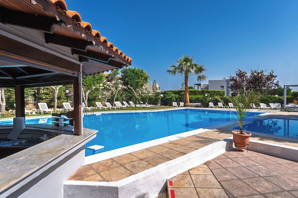 Pantheon Hotel - ריתימנו - בריכה