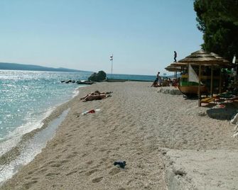 Apartment Herceg - Baška Voda - Beach