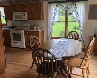 Panoramic View and Magnificent Sunsets - Watervliet - Comedor