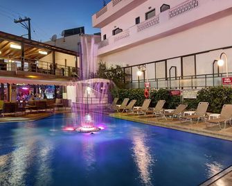 Casa Ilios - Mália - Pool