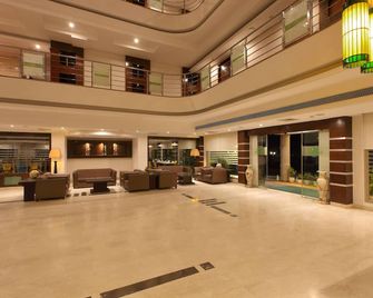 Lemon Tree Hotel Baddi - Baddi - Lobby