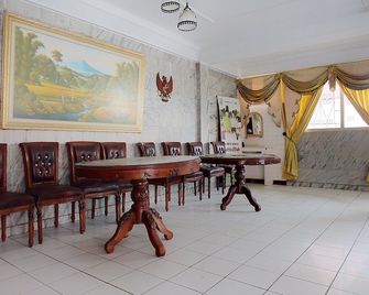 OYO 731 Hotel Matahari 1 Syariah - Jambi