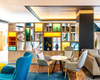 Holiday Inn Stevenage By IHG - Stevenage - Salon