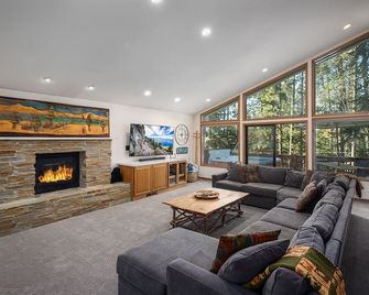 Sandy Shores Villa - 太浩湖景色 - 客廳