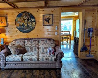 Yellowstone Treasure Guesthouses on the River - Gardiner