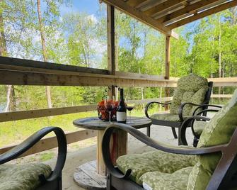 Romantic Country Cabin - Bonnyville - Balkon