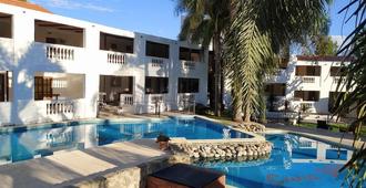 卡納布拉亞公寓飯店 - 維拉迪梅洛 - 游泳池