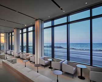 Shilla Stay Plus IhoTewoo Ocean Front - Jeju - Area lounge