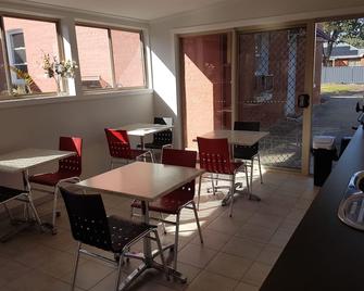 Motel24Seven and Apartments - Sale - Ресторан