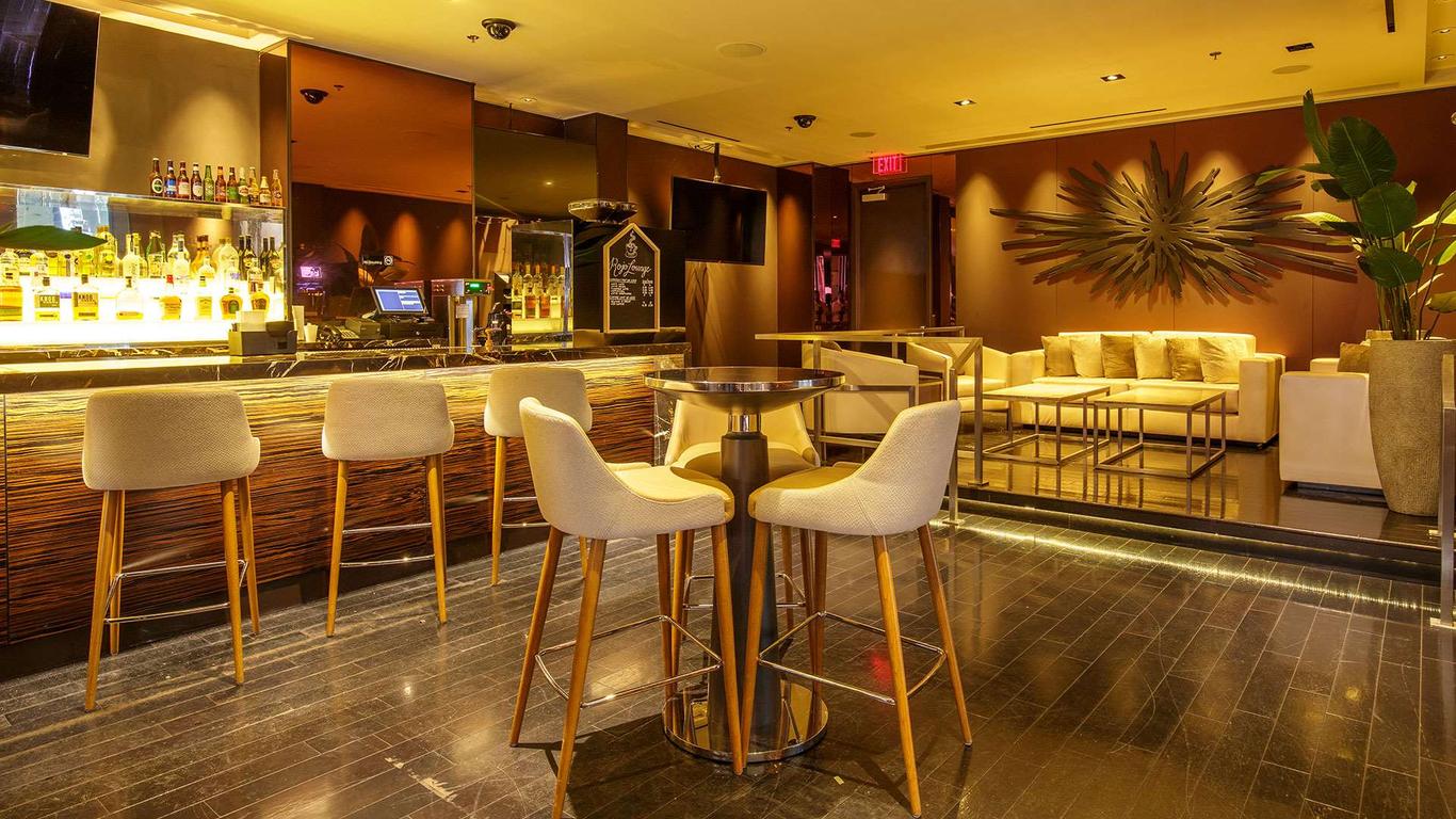 Palms Place Hotel and Spa